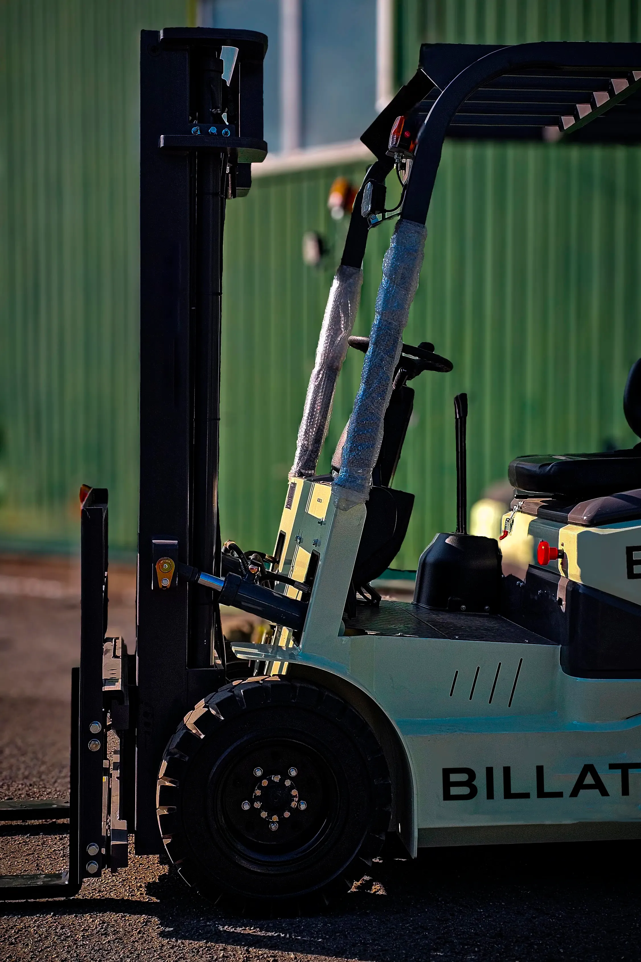 BILLATRIX B-20 Вилочный электрический погрузчик грузоподъемность 2000 кг