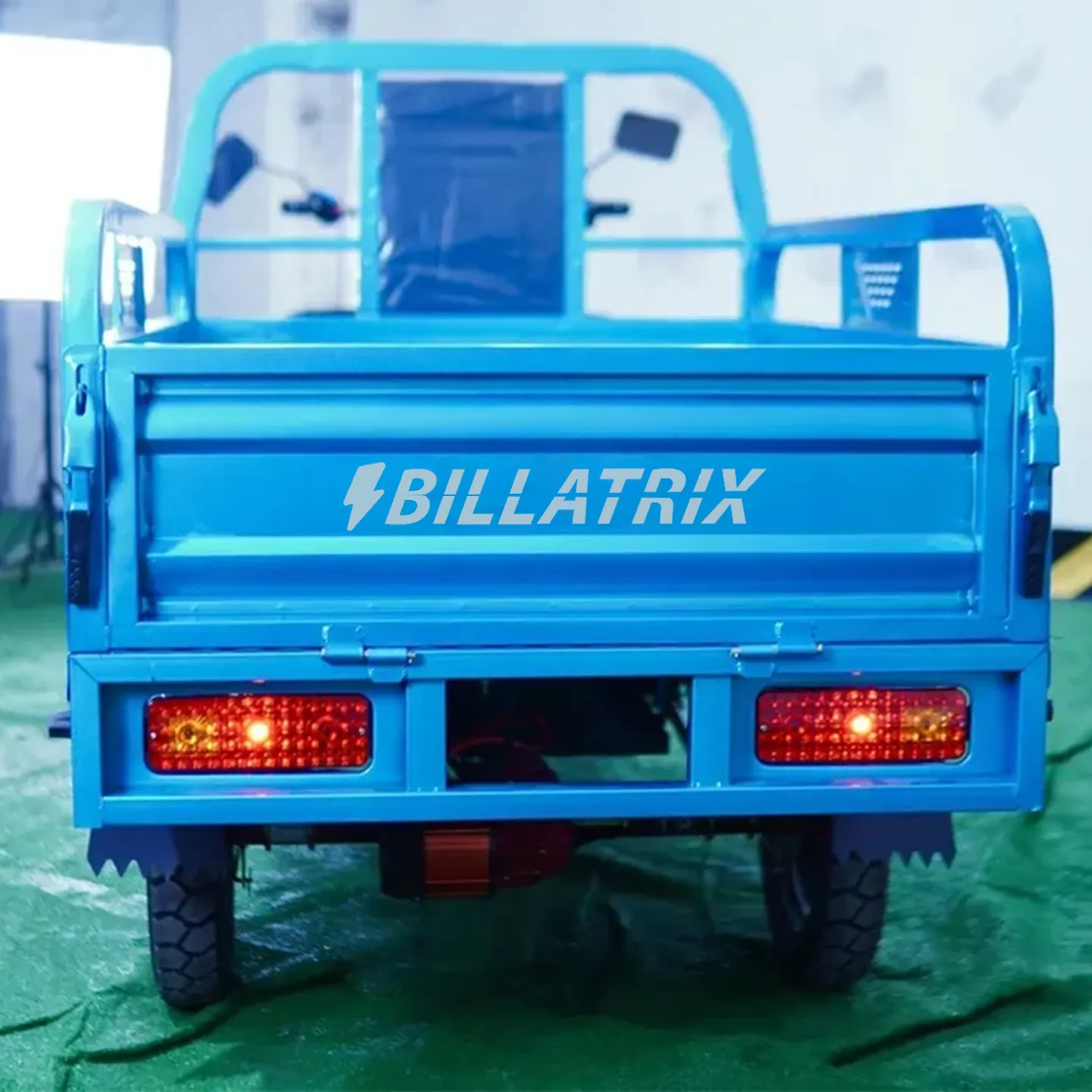 BILLATRIX TRC1500K, электрический трицикл, грузоподъемность 1000кг, с гидробортом